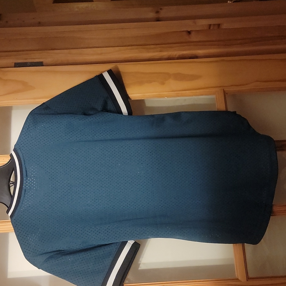 Eagles Team Apparel shirt - Picture 3 of 5